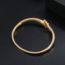 Load image into Gallery viewer, Sibyl Gold Dust Bracelet - Serenity Handmade Jewelry