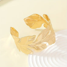 Load image into Gallery viewer, Tropical Taste Gold Leaf Bracelet - Serenity Handmade Jewelry
